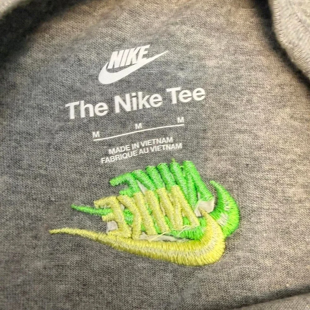 Nike men pink